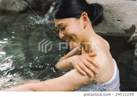 天溫泉 溫泉 女生 24512289
