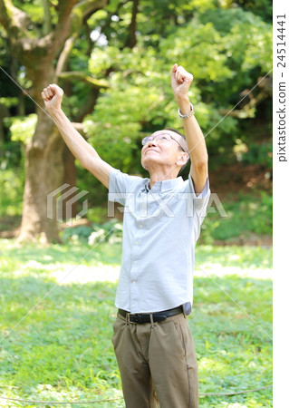 Men stretching Men stretching 24514441