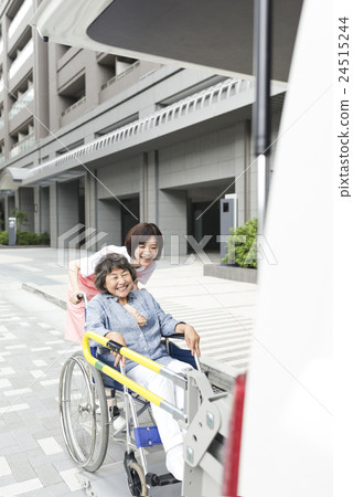 A young caregiver 24515244