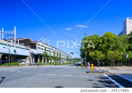 在三田線的高島台站車站前的風景 24517460