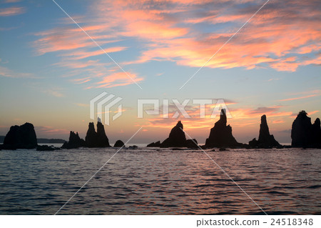 Hashimaishi rock before dawn 24518348