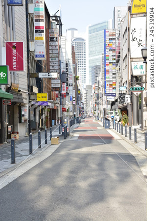 [Osaka] Downtown area of Kitashinchi 24519904