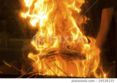 Bonito straw-grilled 24526135