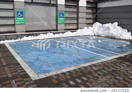 殘疾停車場在多雪的國家 殘疾停車場在多雪的國家 24527050