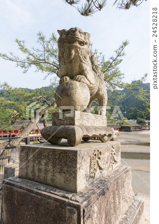 Guardian dog 24528218