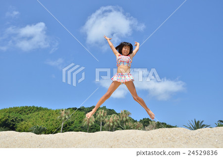 喜歡游泳的女孩 24529836