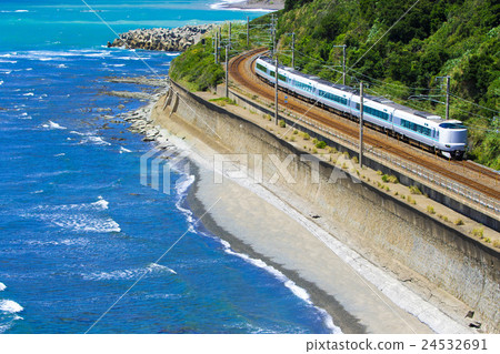 The Pacific Ocean and Limited Express Kuroshio 24532691