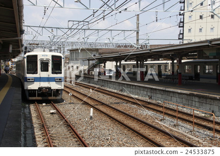 Tobu Isesaki Line 8000 series (one man train) 24533875