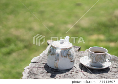 Coffee cup and Coffeepot  24543607