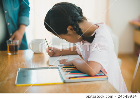 younger, person, girl 24549914