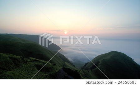 Sea of clouds 01 24550593