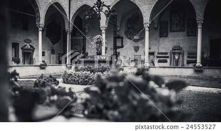 The inner garden of the Basilica Saint Anthony 24553527