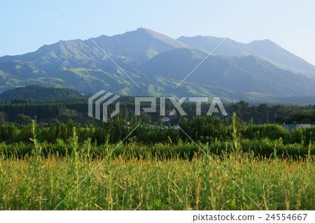 Takakadake, Mt. Nakadake, Kishima-dake, Oro Mountain descended from Midsummer South Aso 24554667