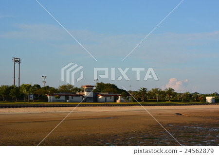 Having a marine park 24562879