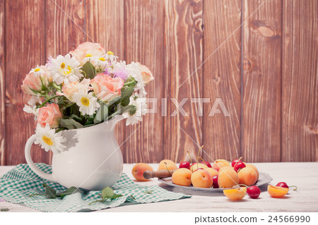 Summer still life 24566990