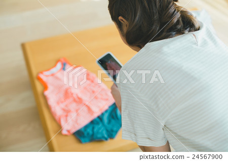 homemaker, female, lady 24567900