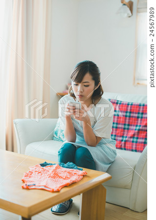 homemaker, female, lady 24567989