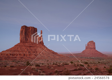 Monument Valley, Tribal Park, Arizona, Utah, USA 24568578