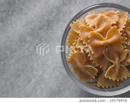 pasta pasta 24579458