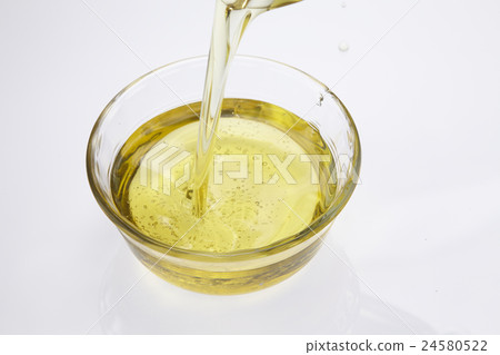 cooking oil 24580522