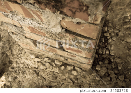 復古磚塊矮牆 24583728