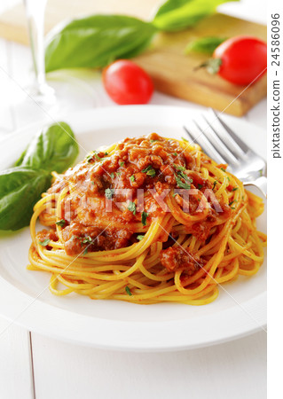   Bolognese 24586096