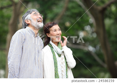 年長夫婦 24586159