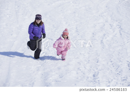 Snow and son 24586183