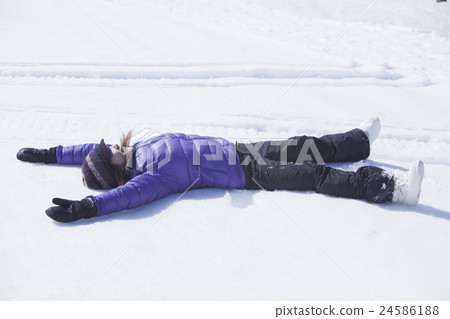 Snow female Snow female 24586188