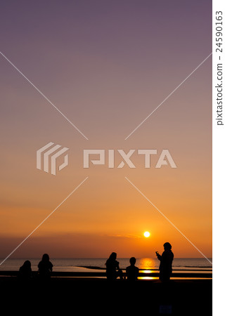People who watch the sunset at Masutama Coast 24590163