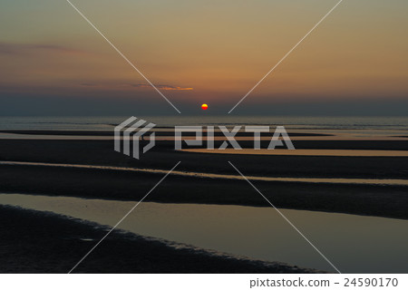 Sunset over the Masutama coast 24590170