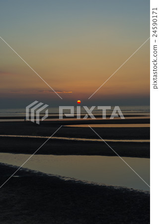 Sunset over the Masutama coast 24590171