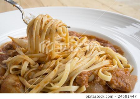 fresh homecook spaghett on wooden table 24591447