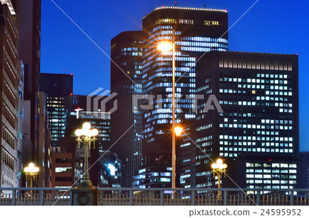 Urban Blue Moment 24595952