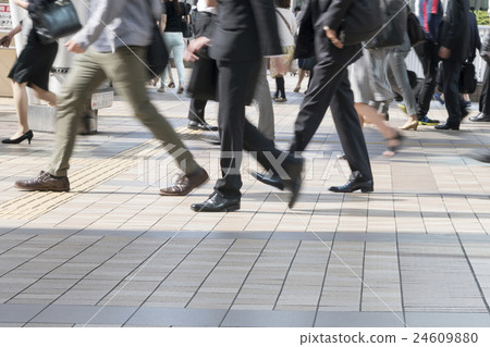 Commuting Shinagawa Ekima Shinagawa Asahi Image Slow Shutter Foot Step Commuting Shinagawa Ekima Shinagawa Asahi Image Slow Shutter Foot Step 24609880