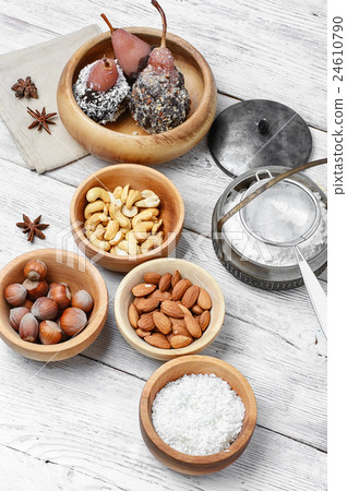 Dessert of pears in chocolate 24610790