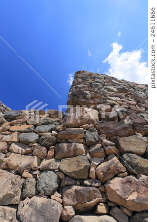 古代韓國風格的山城堡“Yashima Castle”城堡門和城堡牆 古代韓國風格的山城堡“Yashima Castle”城堡門和城堡牆 24611666