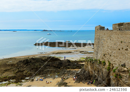 French citadel of Saint-Malo's beach and blue sky 24612398