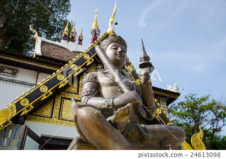 Bronze Statue Wat Chedi Luang Chiang Mai Thailand Bronze Statue Wat Chedi Luang Chiang Mai Thailand 24613098