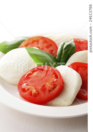 Caprese of tomato and mozzarella 24613766