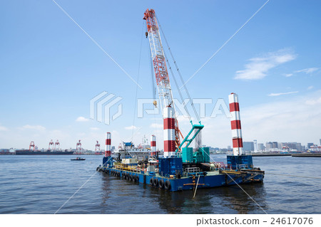 Seawall construction 24617076