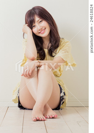 Sports gymnastics sitting Sports gymnastics sitting 24618824