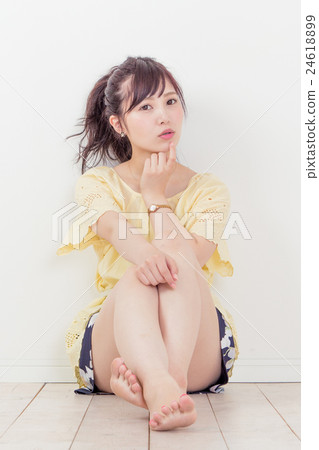 體育體操坐 24618899