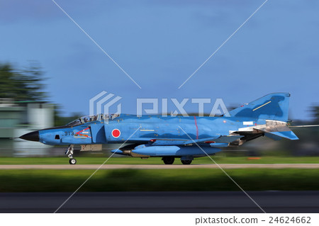 空中自衛隊戰鬥機著陸RF-4E 24624662