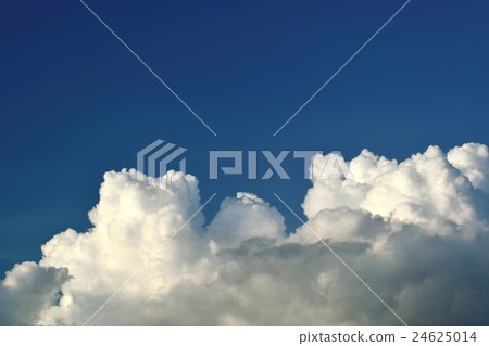 Copy space of a thundercloud and a blue sky Copy space of a thundercloud and a blue sky 24625014