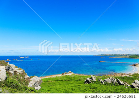 布列塔尼的旅遊目的地Primel·Tregastel的海灘景觀 24626681