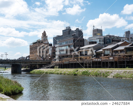 Kamogawa Shijo Ohashi and the refrigerator floor 24627884