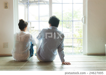 Couple cuddling Couple cuddling 24627895
