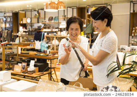 兩名女子射擊合作：TENOHA DAIKANYAMA 24628034