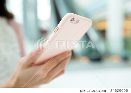 Woman hold with smart phone 24629006